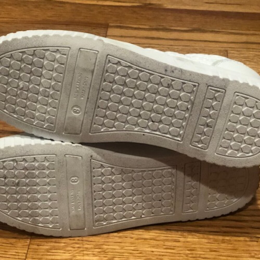Forever 21 Hello Kitty Sanrio White Sneakers Tennis Shoes Women US 8 - Picture 5 of 6